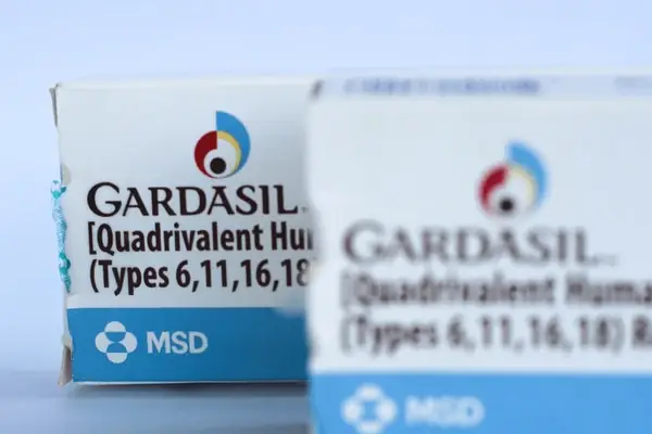 مرکز واکسن گارداسیل در غرب تهران